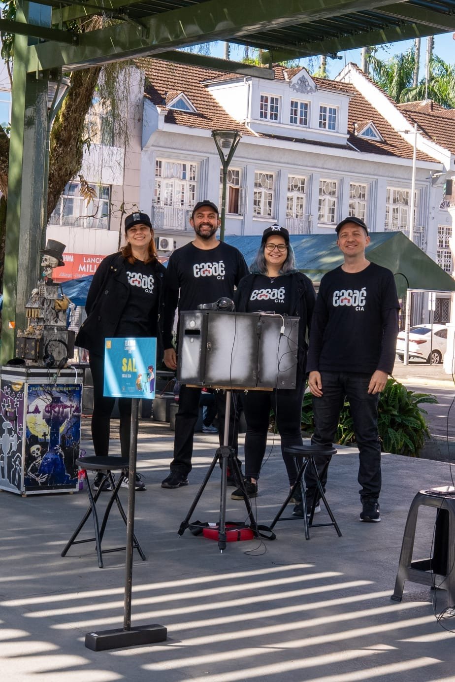 Grupo de Joinville participa do maior festival de teatro de bonecos do mundo, na França