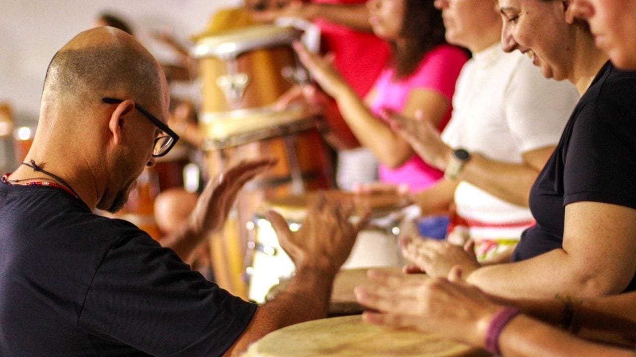 ancestralidade afro-brasileira,TRA TUM DUM,1º Festival de Percussão Afro-brasileira de Balneário Camboriú,oficinas,workshops,intervenções culturais,ritmos afro-brasileiros,Circuito Prático do festival,produtor cultural,Política Nacional Aldir Blanc de Fomento à Cultura,Ministério da Cultura,Fundação Cultural de Balneário Camboriú