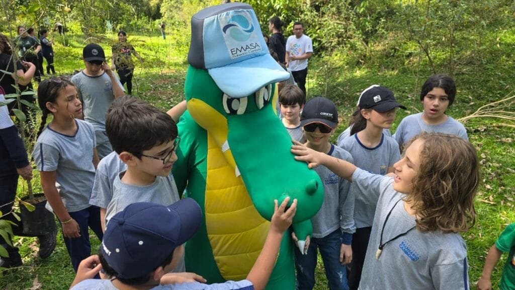 Projeto Produtor de Água,plantio de árvores Camboriú,Emasa Balneário Camboriú