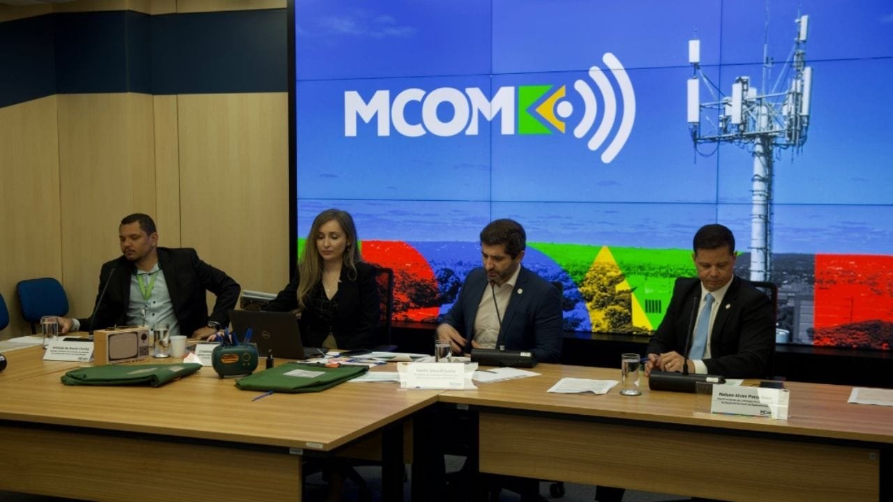 Ministério das Comunicações rádio TV,concessões de radiodifusão,novas outorgas Brasil