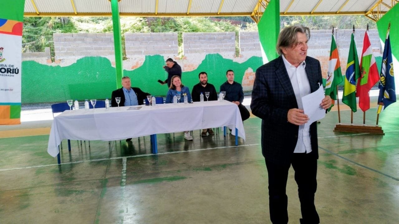 Camboriú educação,reforma escola Camboriú,obras na educação Camboriú,EBM Professor Abalor Américo Madeira,investimento escolas Camboriú