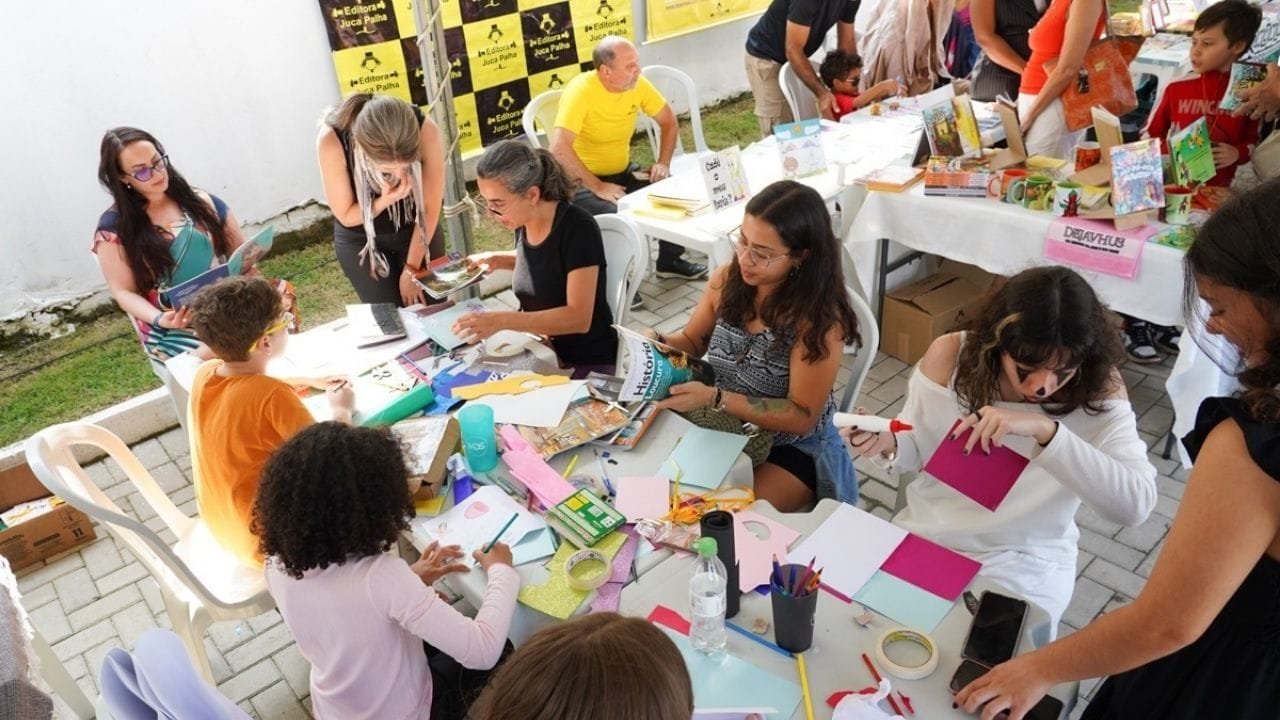 Feira do Livro Balneário Piçarras,literatura catarinense,programação cultural Piçarras,autores locais