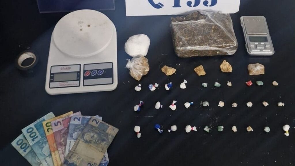 prisão drogas Balneário Camboriú,tráfico crack cocaína,apreensão drogas Camboriú