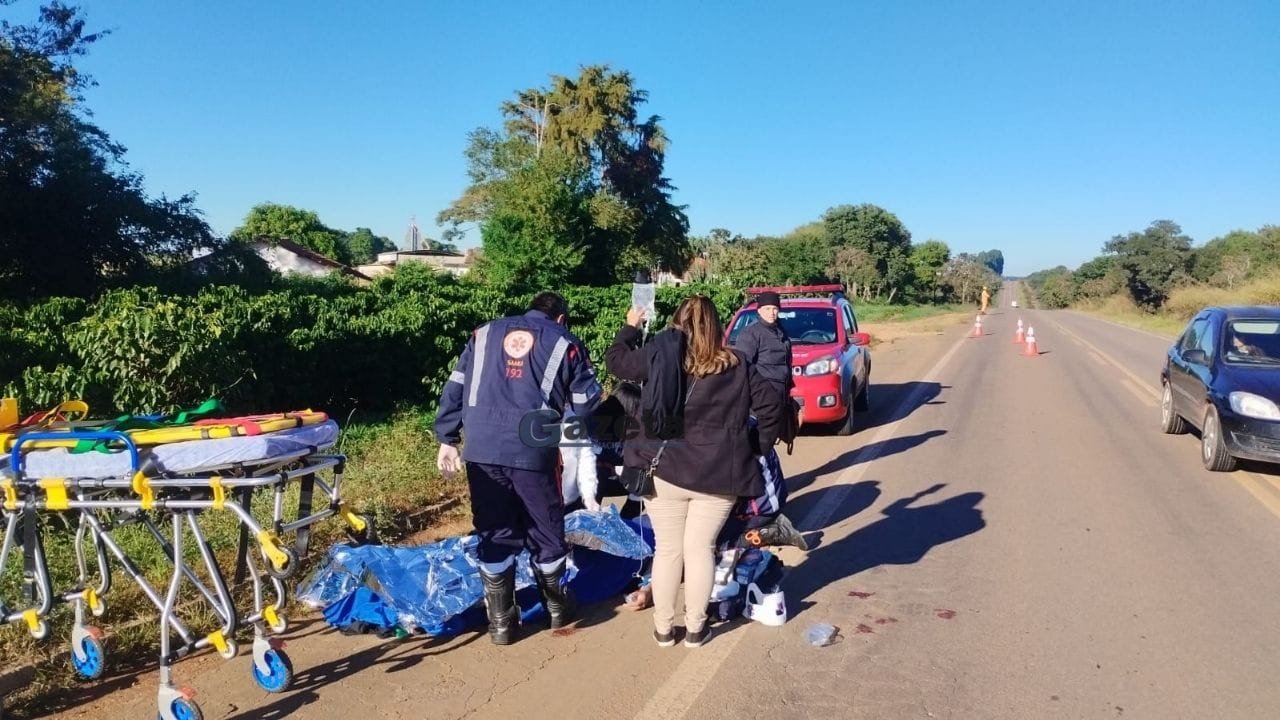 acidente Avenida Atlântica,motocicleta e bicicleta,vítima estrangeira,atendimento SAMU,trânsito Balneário Camboriú