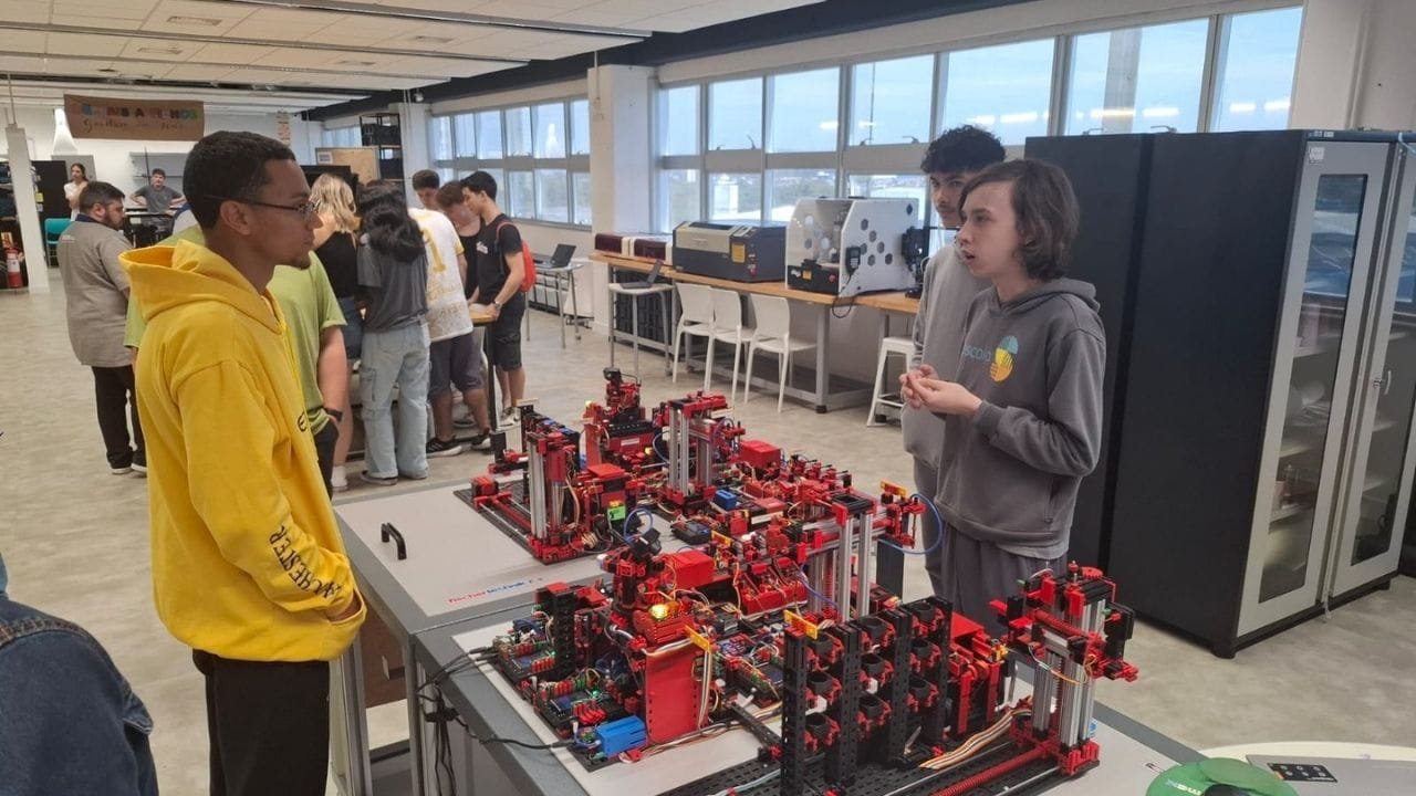 Mostra STEAM Itajaí,SESI Santa Catarina,inovação educacional,protagonismo estudantil