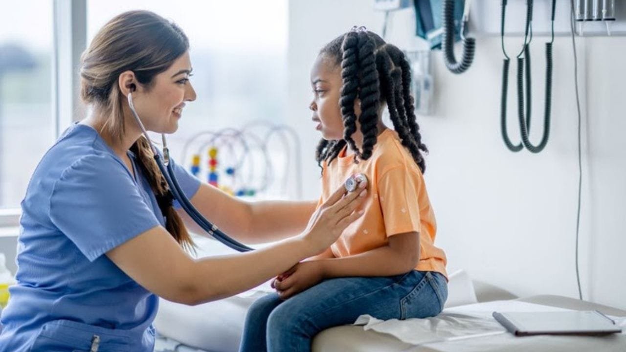 SUS,médicos especialistas,investimentos saúde,Agora Tem Especialistas,unidades de saúde