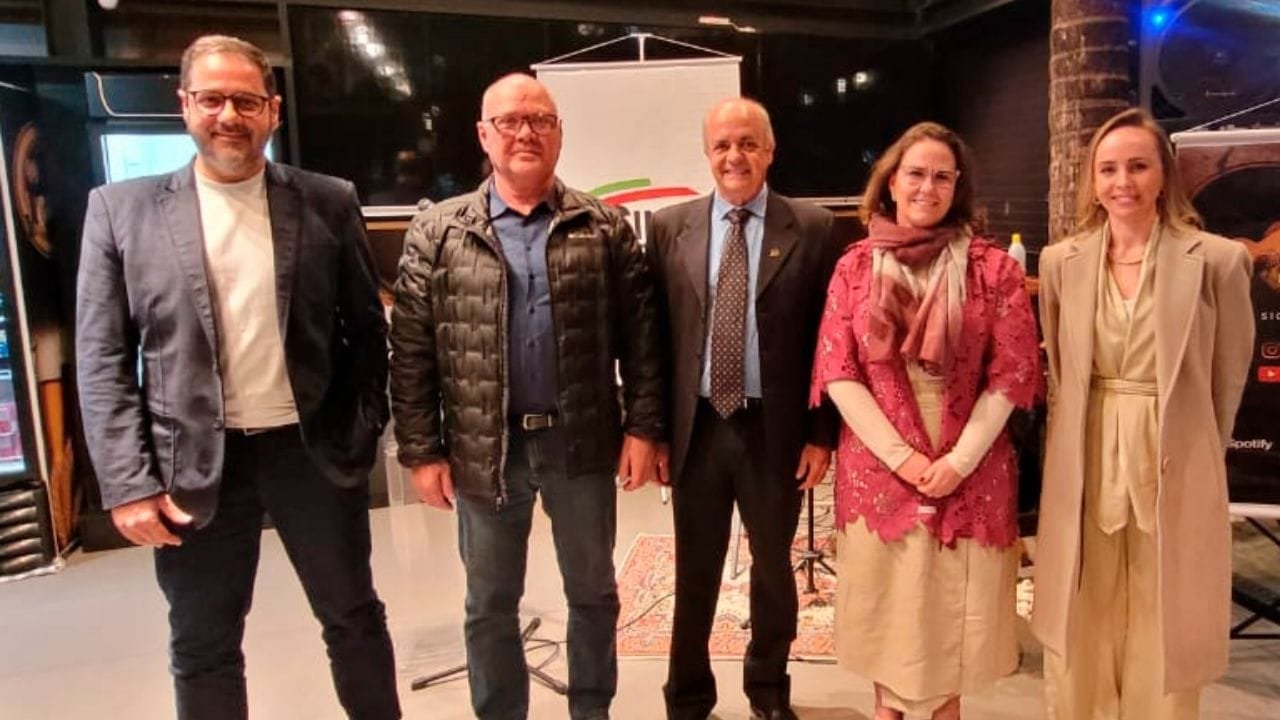 Sindicato das Indústrias de Bebidas de Santa Catarina,Zehn Bier,Brusque,Associação Catarinense das Cervejarias Artesanais,Conselho Regional de Química,indústria de bebidas,Serviço de Inspeção Estadual de Produtos de Origem Vegetal,Santa Catarina,Sindibebidas