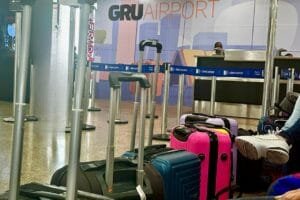 Operadoras registraram queda nas vendas, reflexo de novas exigências, taxas adicionais e insegurança