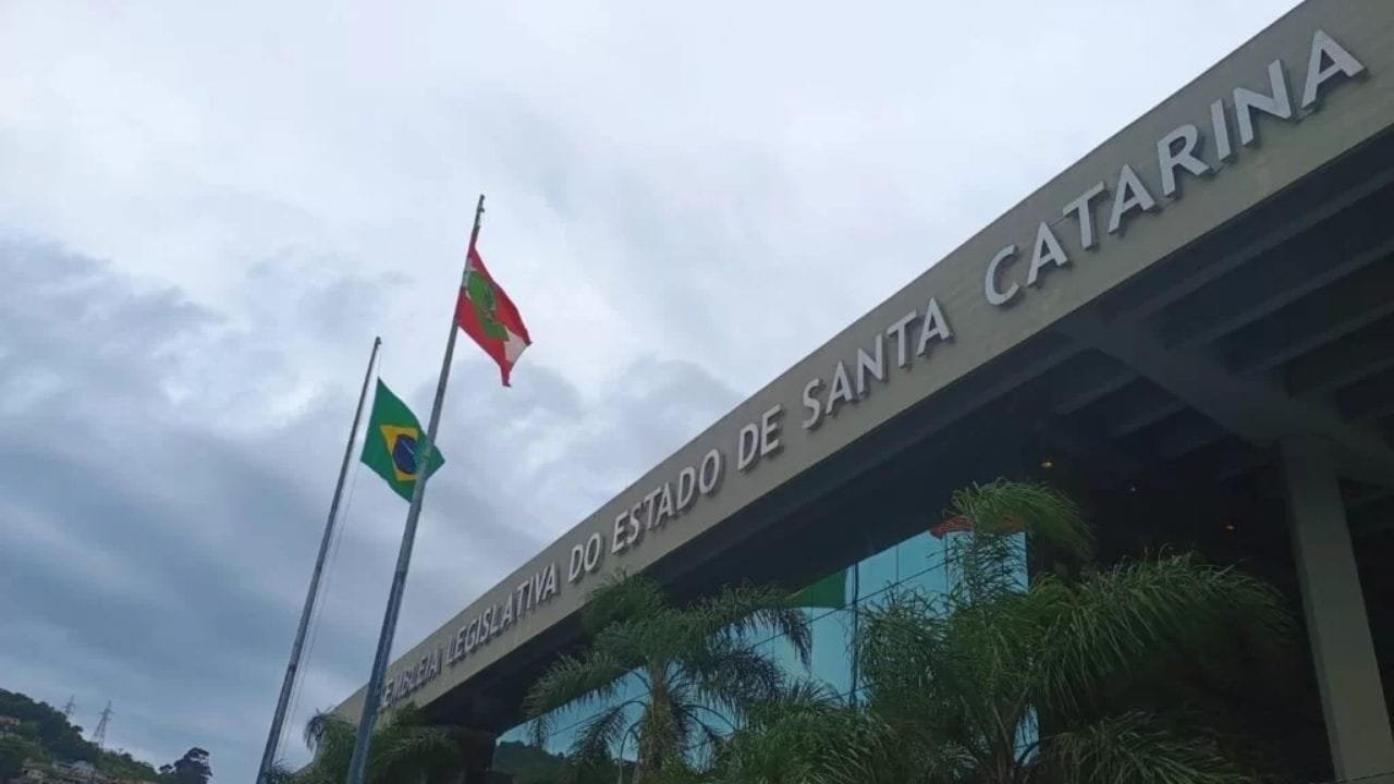 Alesc Santa Catarina,regularização de limites,PL 249/2025,divisas municipais