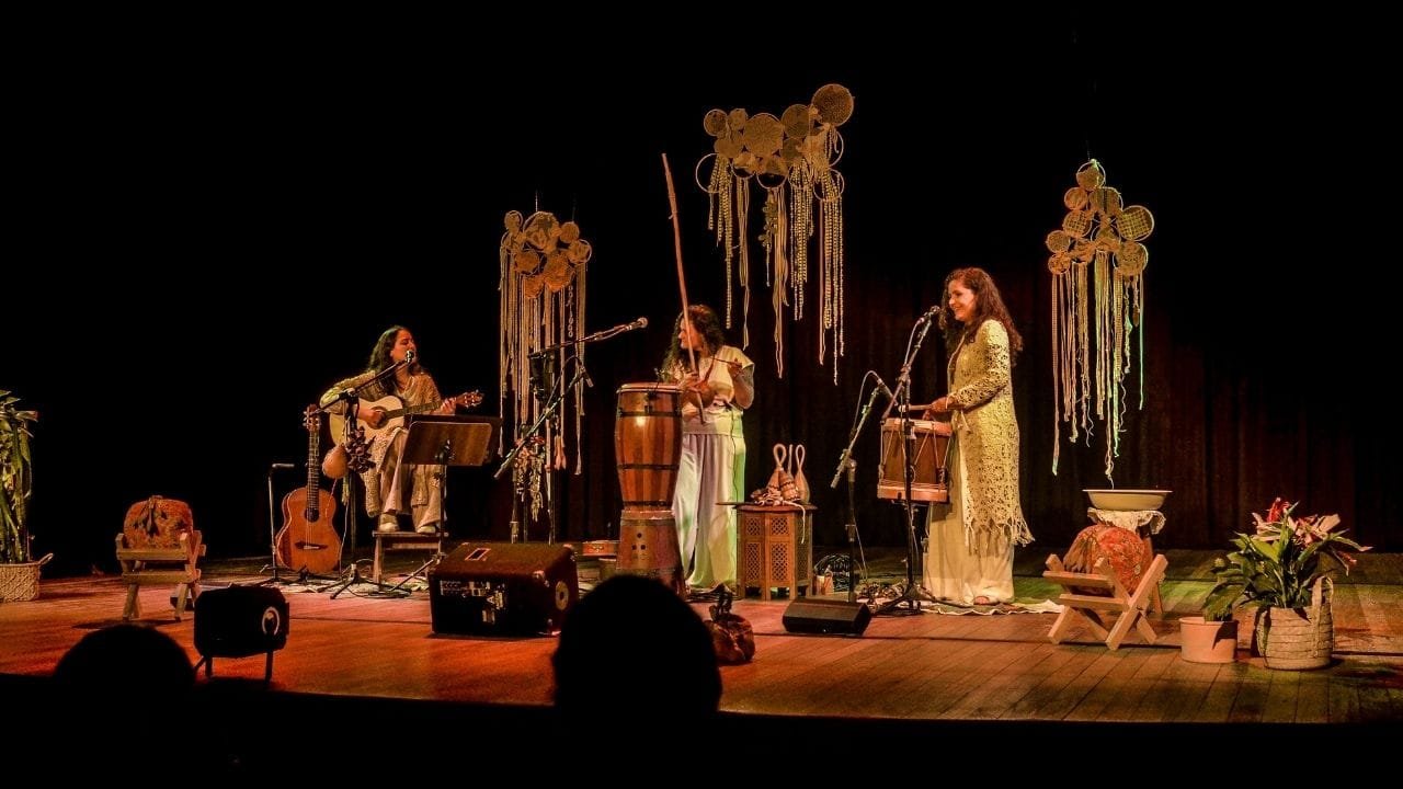 show Rezo,Prêmio Elisabete Anderle,Canelinha SC,música popular feminina,turnê Santa Catarina