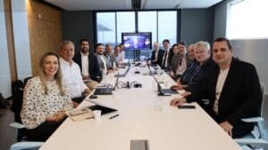 cluster aeroespacial SC,Embraer Santa Catarina,indústria tecnológica SC,inovação aeroespacial,parcerias estratégicas SC