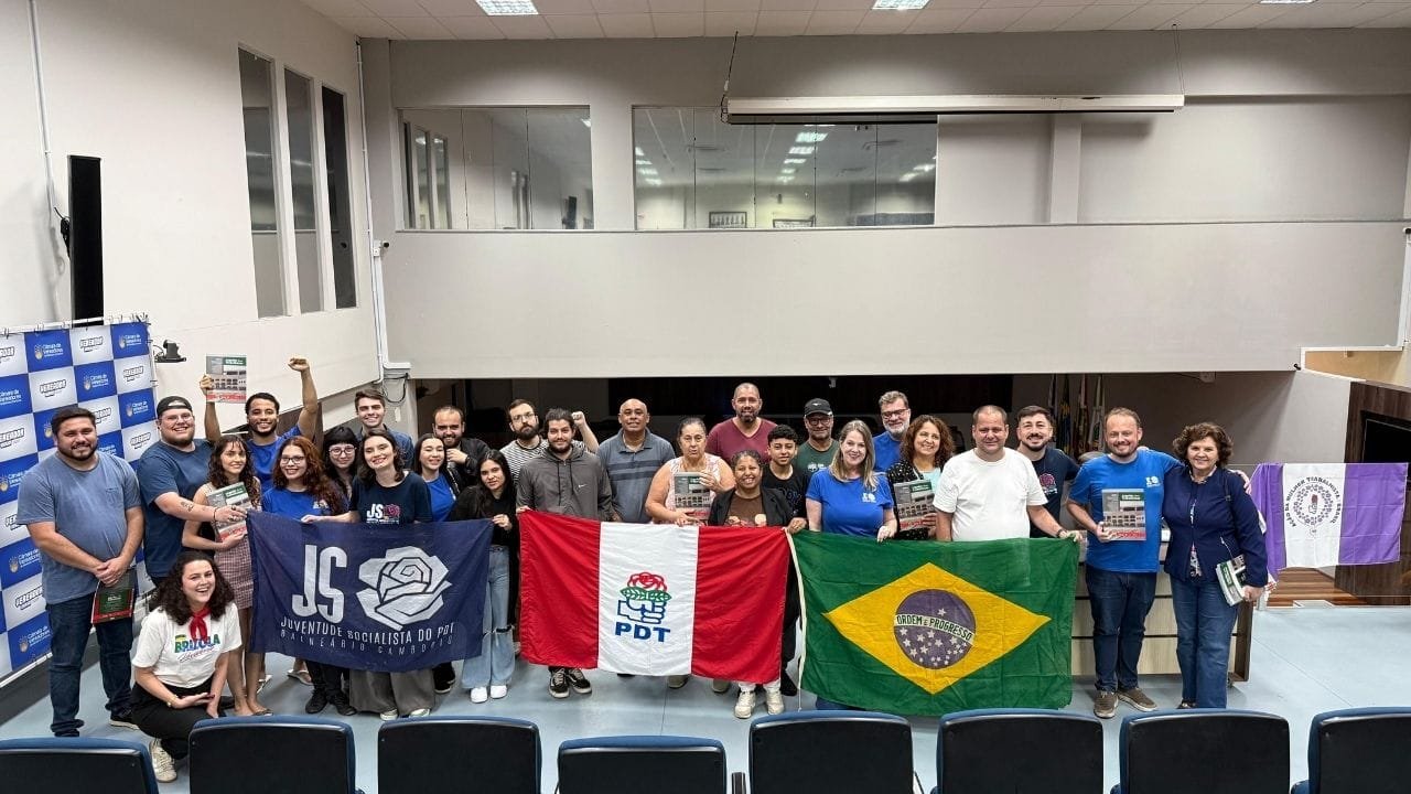 cartilha CIEPs,Ciça Müller Balneário Camboriú,legado educação pública,inclusão social SC