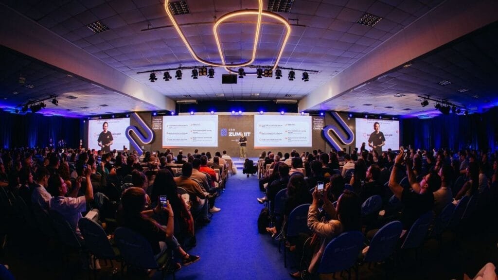 CRM Zummit Florianópolis,evento tecnologia SC,big techs no Brasil,Zoho CRM,inovação empresarial