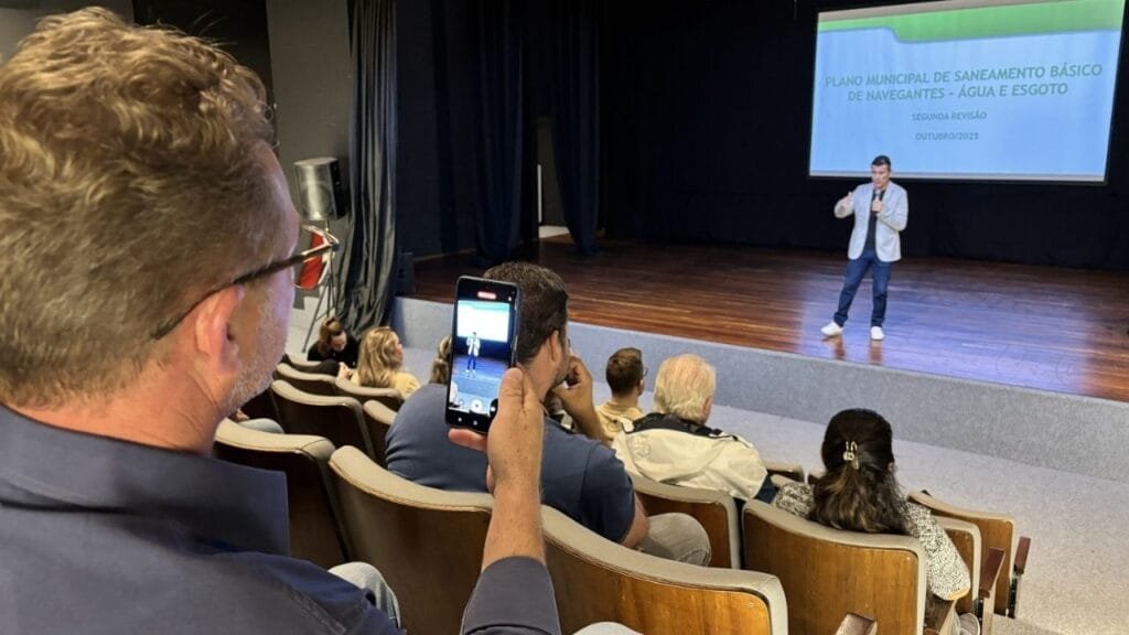 Plano Municipal de Saneamento,Navegantes,participação social,metas de saneamento