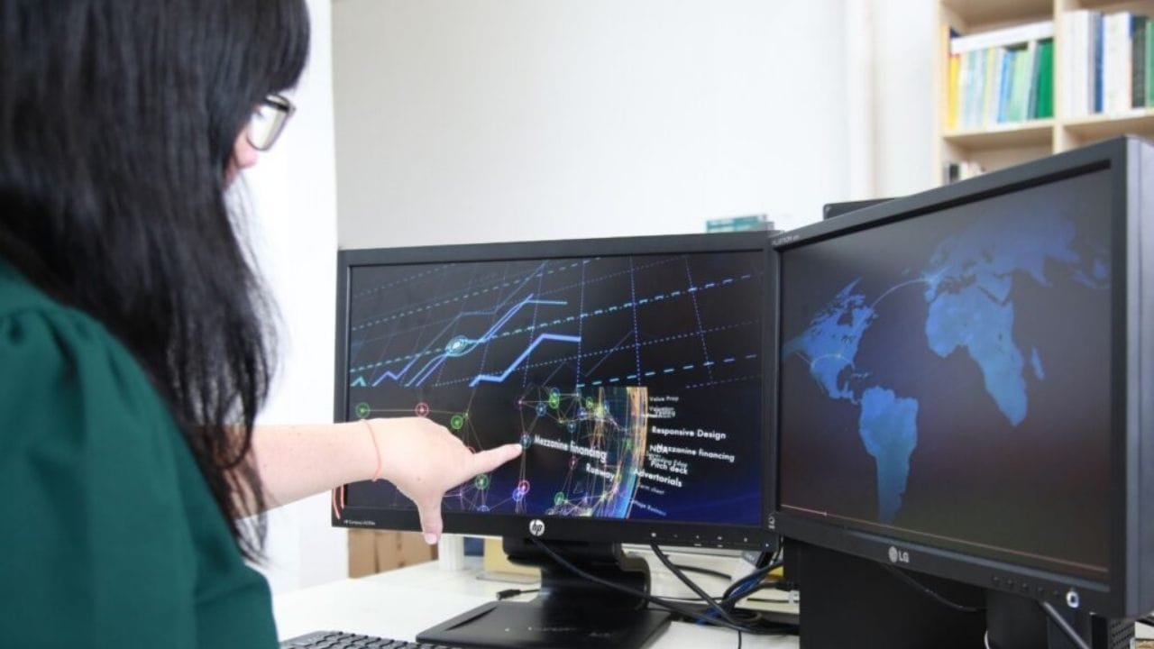 empregos TIC SC,crescimento setor tecnologia SC,Telecomunicações SC,software e TI SC,mercado de trabalho Santa Catarina