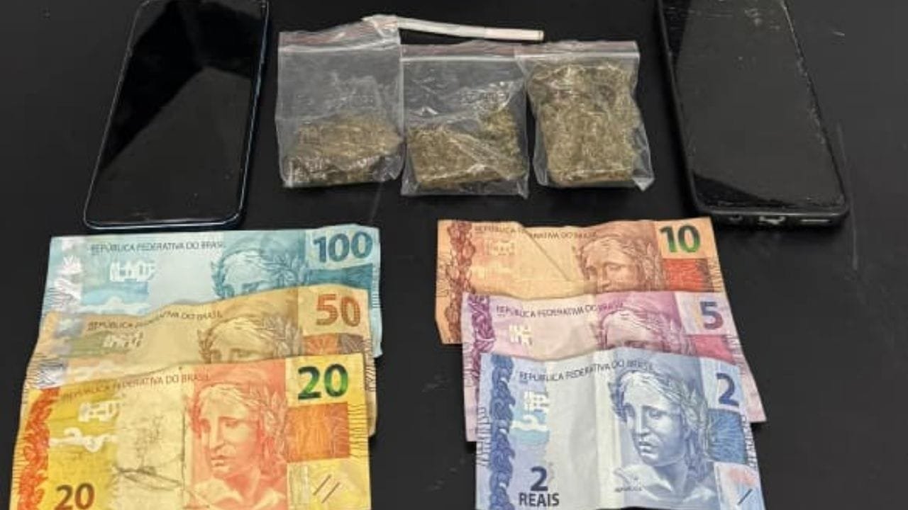 prisão por tráfico Balneário Camboriú,PMSC,tráfico de drogas SC,Avenida Atlântica,flagrante policial