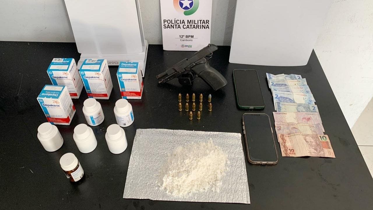 apreensão Camboriú,PMSC,tráfico de drogas SC,arma 9mm,flagrante policial