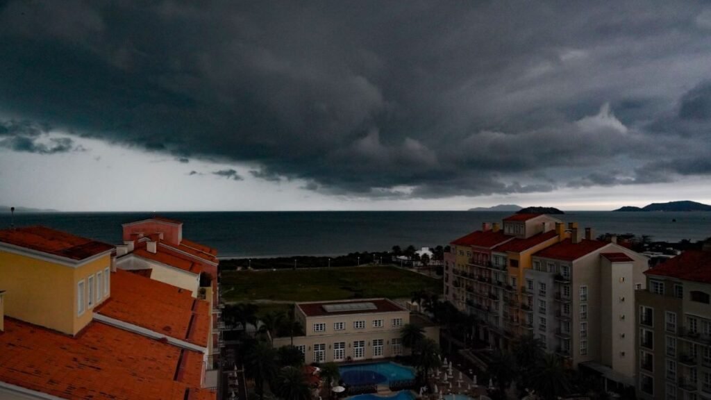 temporal Santa Catarina,ciclone,Defesa Civil SC