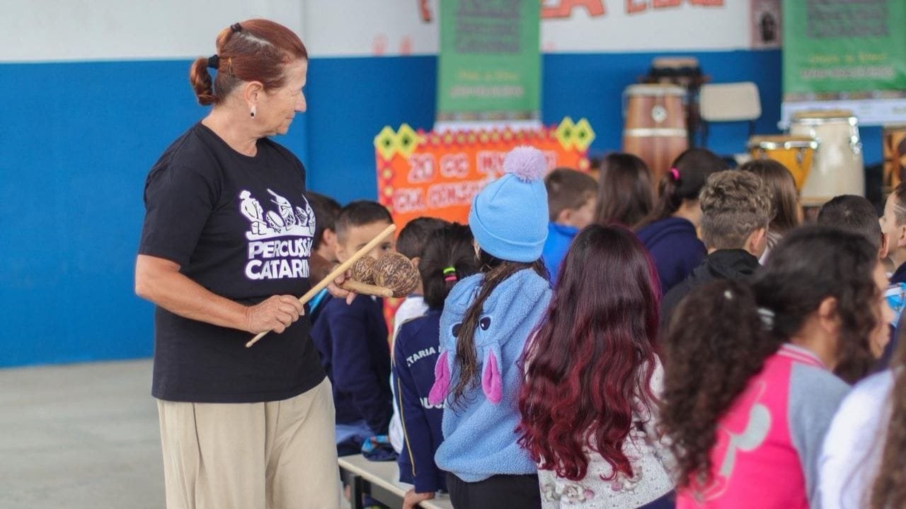 Percussão Catarina,oficinas em Navegantes,cultura afro-brasileira,Luciano Candemil