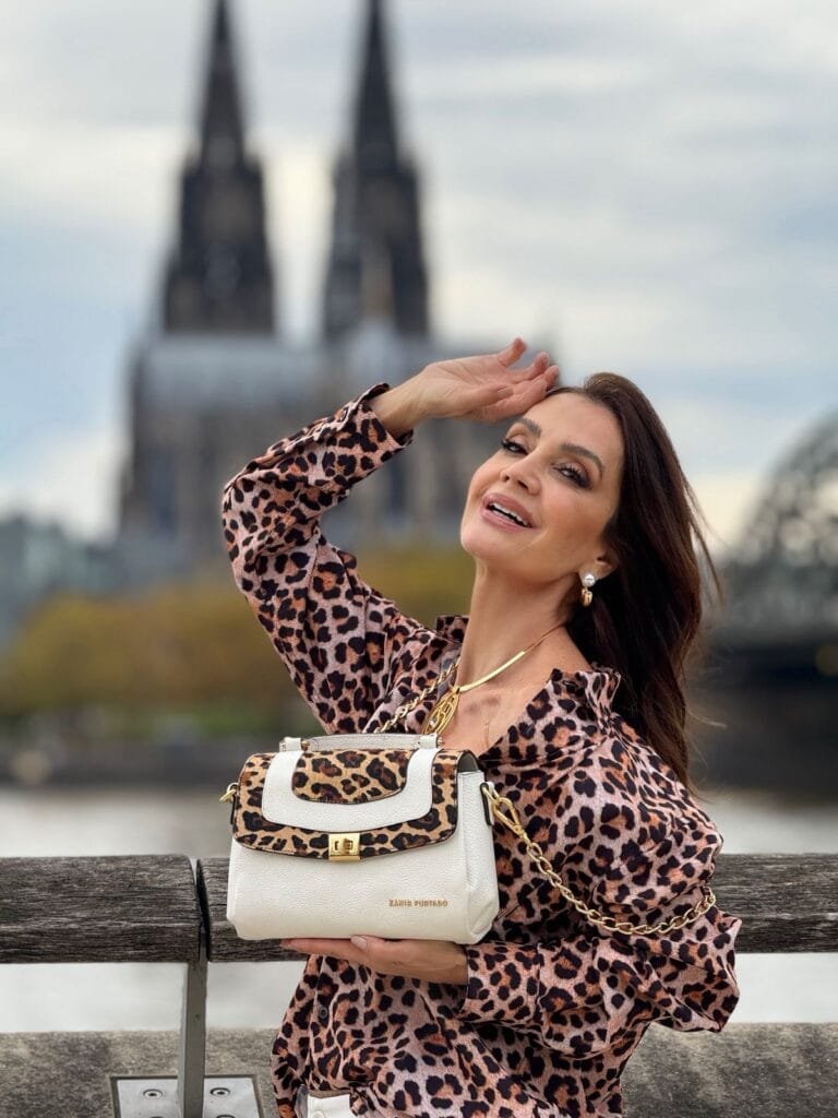 Claudia Métne realiza fashion trip pela Europa unindo moda e cultura