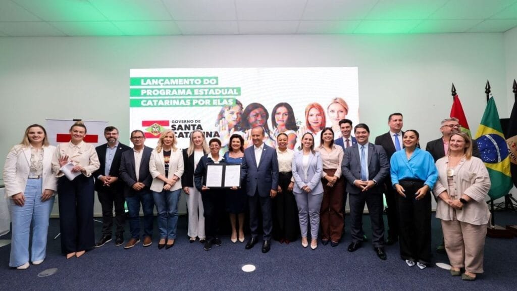 Catarinas Por Elas,combate ao feminicídio,Jorginho Mello,políticas para mulheres,proteção feminina,governo de Santa Catarina,violência de gênero,ações integradas,Secom,segurança pública