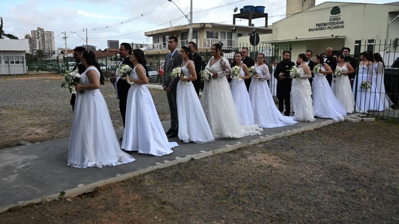 casamento coletivo Balneário Piçarras,união de casais,evento social SC
