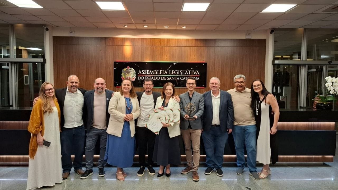 Águas de Camboriú,certificação ALESC,responsabilidade social,saneamento em Santa Catarina