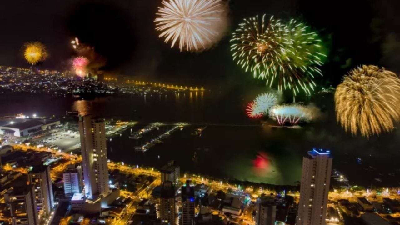 Festival Réveillon Itajaí,Réveillon 2026,shows gratuitos,turismo em Itajaí,virada do ano