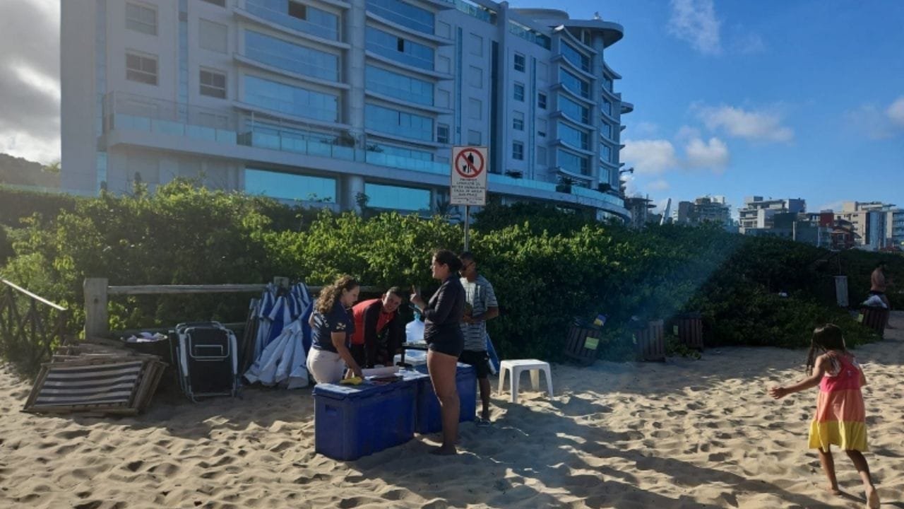 fiscalização praias Itajaí,temporada de verão Itajaí,Praia Brava fiscalização,normas nas praias