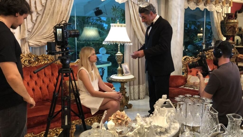 novela vertical,Brilhante Vingança,KWAY Brasil,dorama brasileiro,produção audiovisual em Navegantes