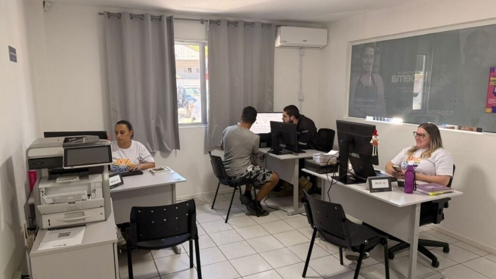 Sala do Empreendedor Itapema,Prefeitura de Itapema,Sebrae Itapema,atendimento Sebrae Itapema,apoio ao empreendedor Itapema,MEI Itapema,microempreendedor individual Itapema,desenvolvimento econômico Itapema,pequenos negócios Itapema,formalização de empresas Itapema,orientação empresarial Sebrae,empreendedorismo em Santa Catarina,gestão de pequenos negócios,regularização de empresas Itapema,semana do empreendedor Itapema