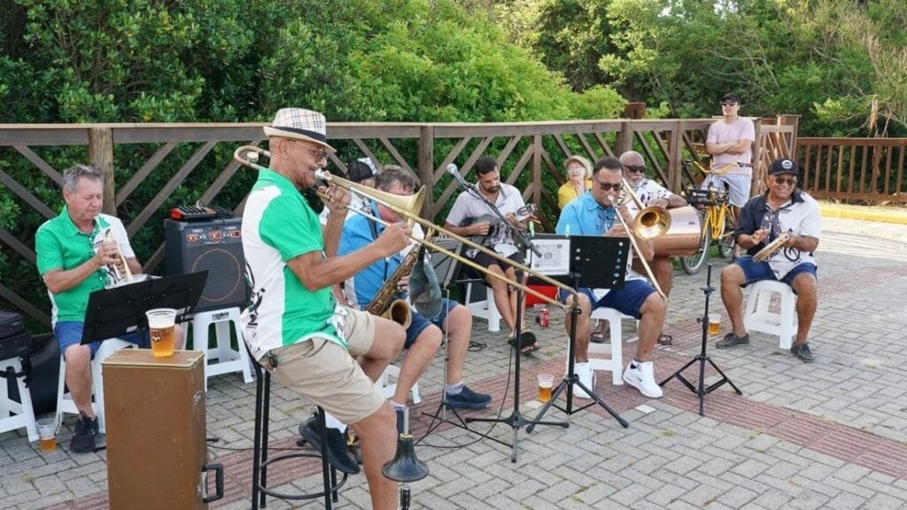 Chorinho na Orla,Balneário Piçarras,programação de verão,música ao vivo na orla,Fundação de Cultura