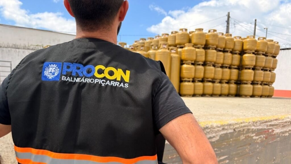 fiscalização de combustíveis,Procon Balneário Piçarras,ANP,distribuidoras de gás,defesa do consumidor