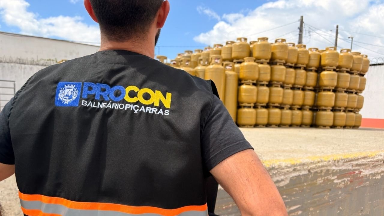 fiscalização de combustíveis,Procon Balneário Piçarras,ANP,distribuidoras de gás,defesa do consumidor