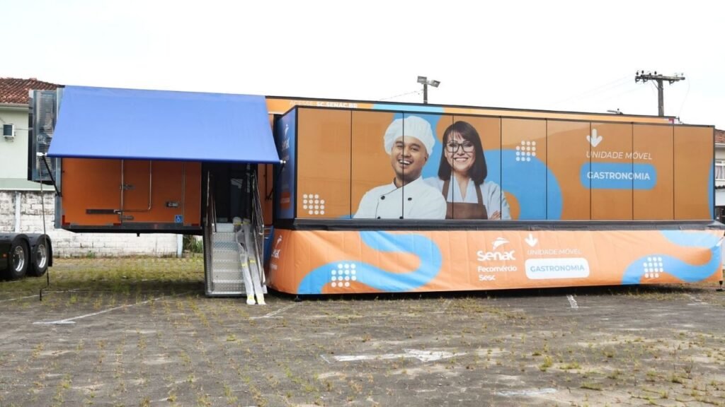 Senac Santa Catarina,unidade móvel de gastronomia,cursos Senac,educação profissional