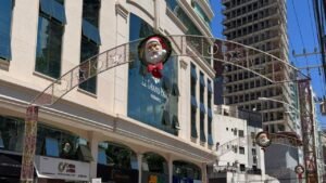desmontagem dos arcos de Natal,trânsito em Itapema,Centro de Itapema,Prefeitura de Itapema