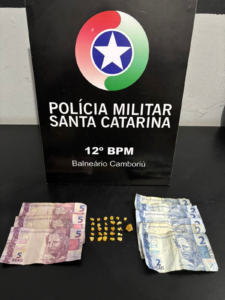 12º Batalhão de Polícia Militar,Polícia Militar de Santa Catarina,Balneário Camboriú,Camboriú,tráfico de drogas,prisões por tráfico,Vila Fortaleza,bairro Municípios,Operação Lei e Ordem,Operação Acesso Controlado,policiamento ostensivo,crimes patrimoniais,segurança pública em Santa Catarina,fiscalização de embarcações,Praia Central