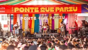 Bloco Ponte Que Pariu,pré-carnaval de Florianópolis,carnaval de rua em Florianópolis,Beira-mar do Estreito,Ponte Hercílio Luz,eventos gratuitos em Florianópolis,carnaval 2026 Florianópolis,trio elétrico Floripa,Monobloco Florianópolis,programação pré-carnaval Floripa,cultura em Santa Catarina,eventos culturais em Florianópolis,blocos de carnaval Floripa,música brasileira carnaval,verão em Florianópolis