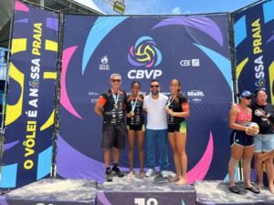vôlei de praia sub-19,atletas de Camboriú,Circuito Brasileiro de Vôlei de Praia,Mariana Mattos,Bárbara Carvalho,esporte de base,FME Camboriú,bicampeonato nacional